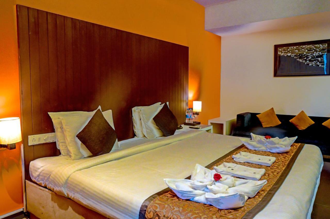 Citrus Hotel Lonavala Exteriör bild