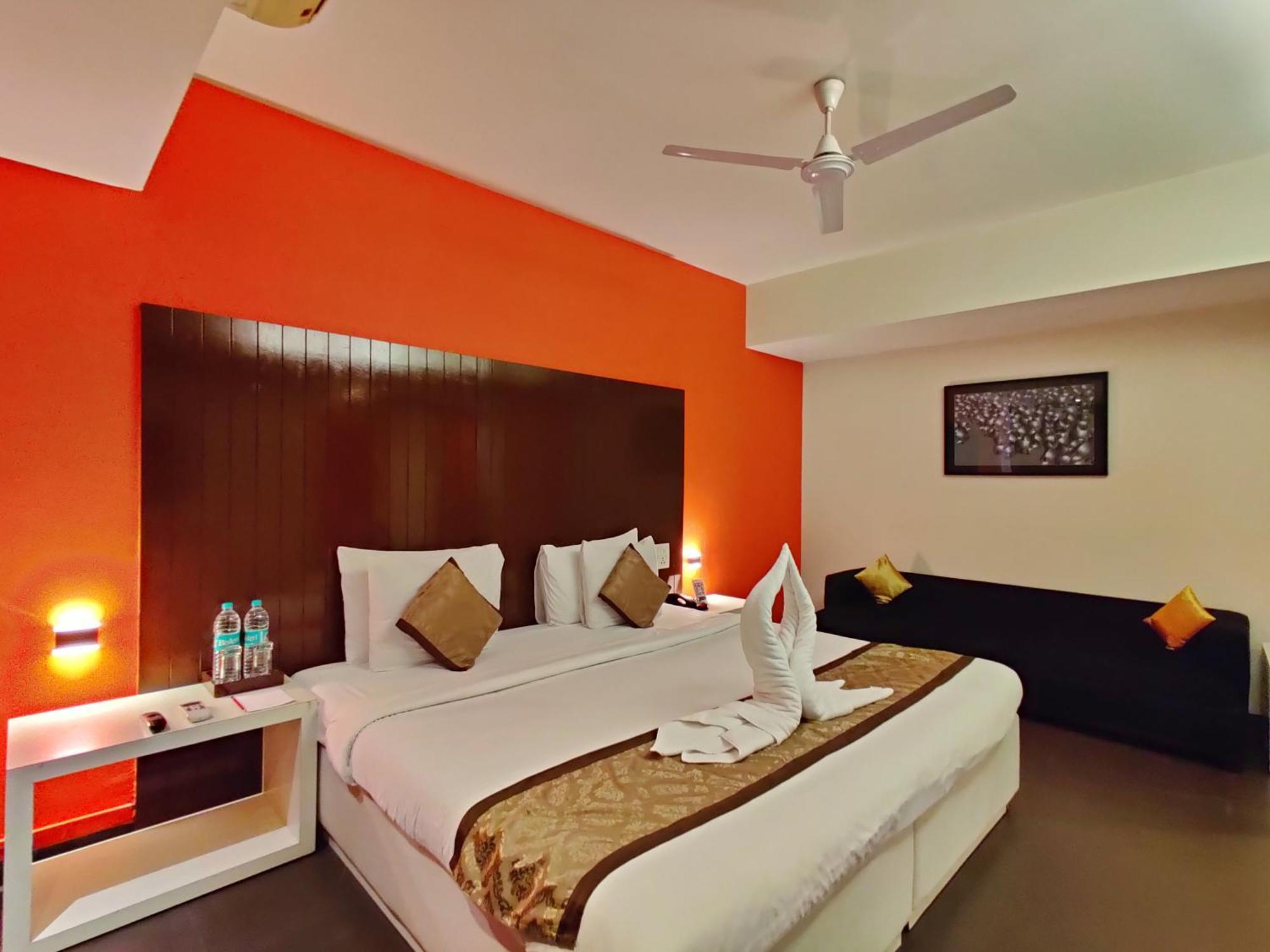 Citrus Hotel Lonavala Exteriör bild