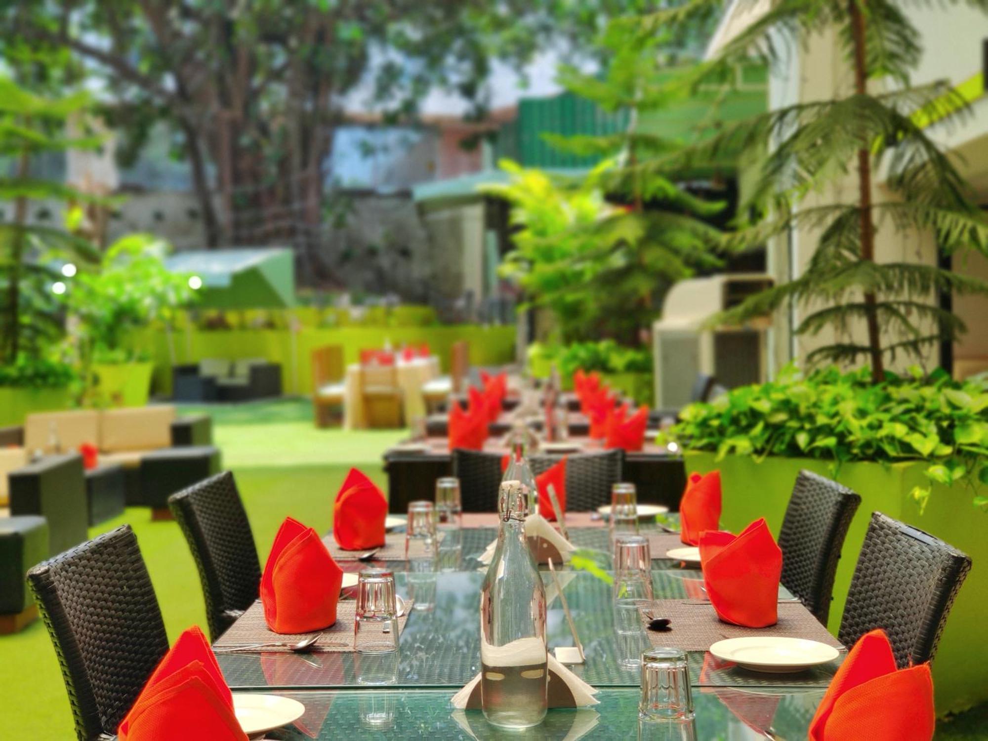 Citrus Hotel Lonavala Exteriör bild