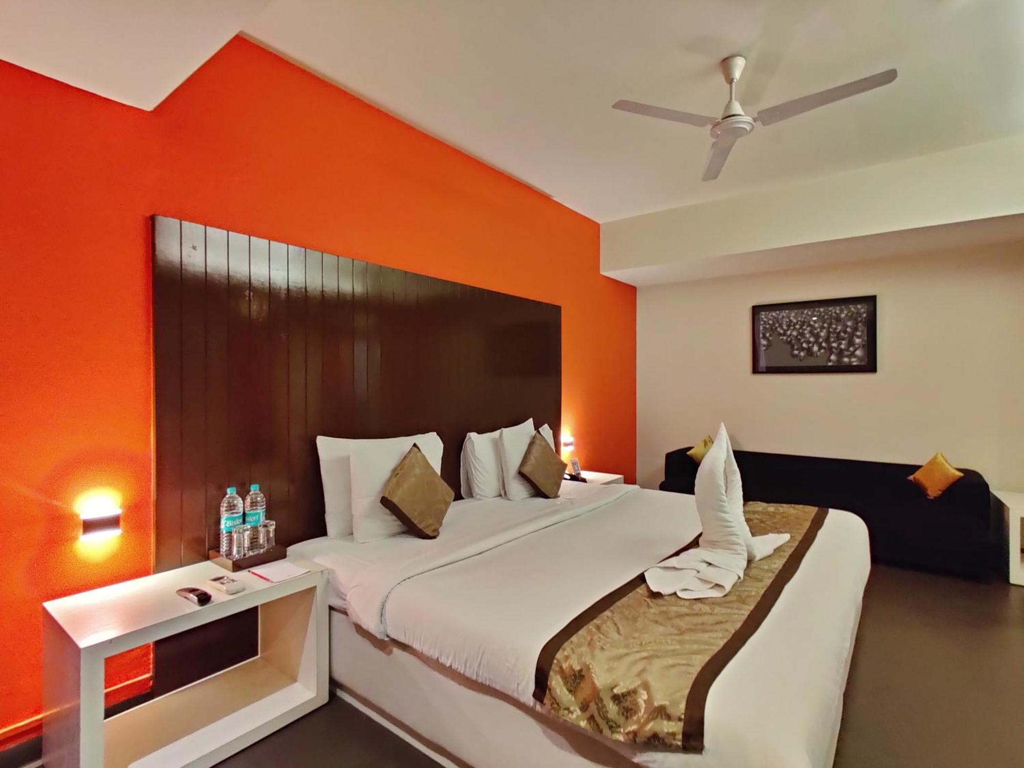 Citrus Hotel Lonavala Exteriör bild