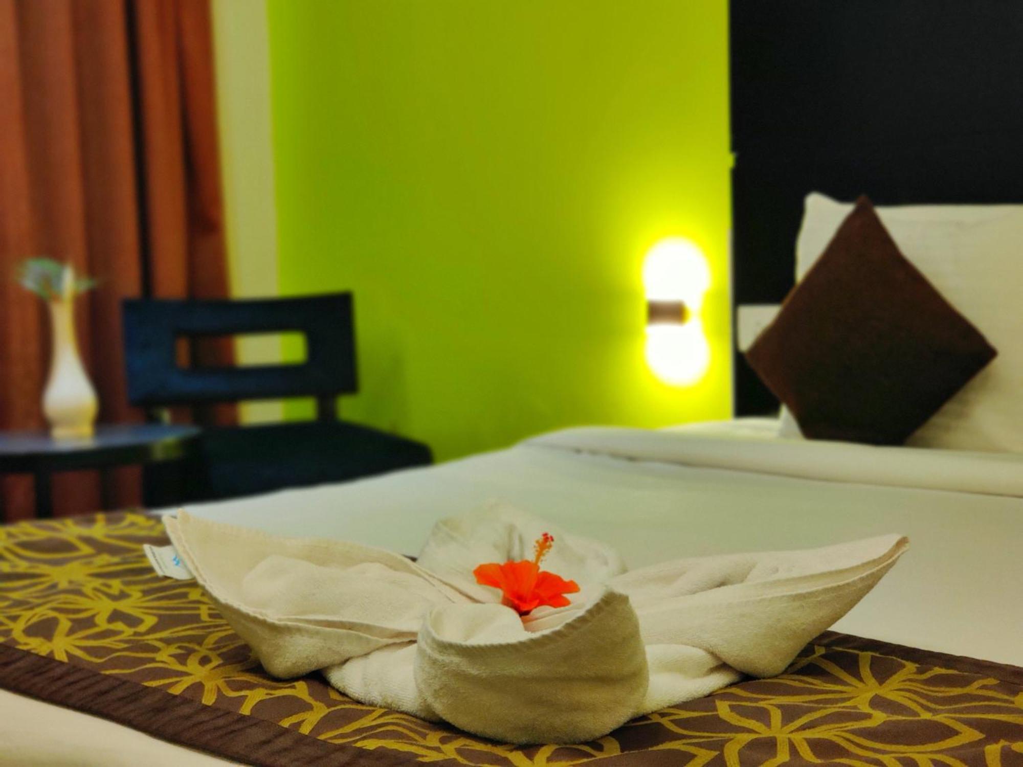 Citrus Hotel Lonavala Exteriör bild